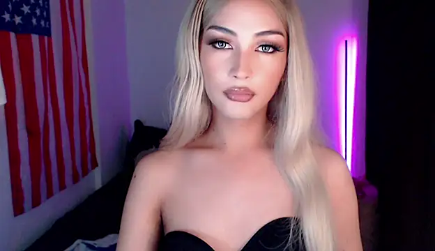 Snapshot of Alicegreenexx chatting on 8, 10, 2025 Alicegreenexx online show from 8, 10, 2025