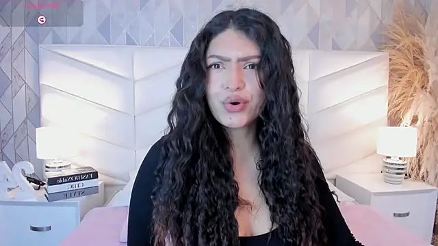 Snapshot of victoria___jonnes chatting on 20, 9, 2025 victoria jonnes online show from 20, 9, 2025