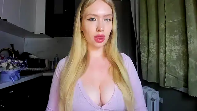 Snapshot of NicoleRiccii chatting on 25, 9, 2025 NicoleRiccii online show from 25, 9, 2025