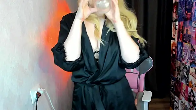 Snapshot of NicoleRiccii chatting on 13, 12, 2025 NicoleRiccii online show from 13, 12, 2025