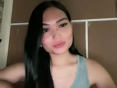 Makeamesswithjenieyang online show from 27, 11, 2025