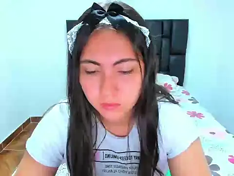 Snapshot of Thompson_Ema chatting on 10, 9, 2025 Thompson Ema online show from 10, 9, 2025