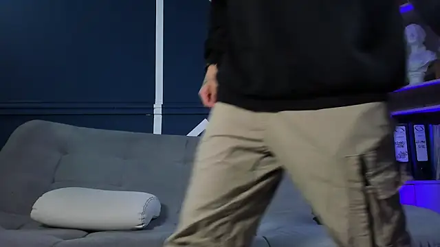 etham wolf  online show from 11, 9, 2025