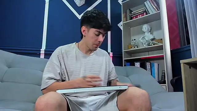 etham wolf  online show from 12, 11, 2025