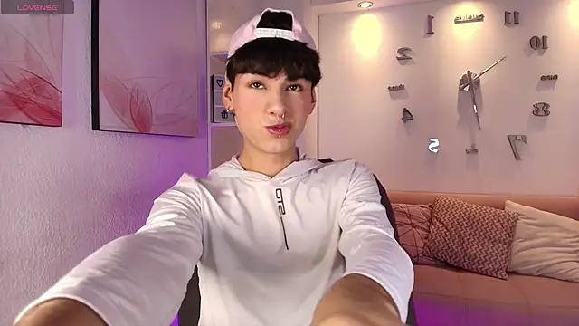 Snapshot of Ezra_Storm chatting on 30, 9, 2025 Ezra Storm online show from 30, 9, 2025