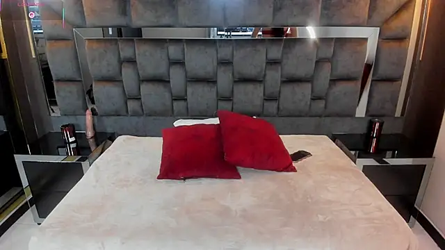 AndieJones  online show from 11, 9, 2025