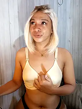 Snapshot of Lovely_Daugs chatting on 8, 2, 2026 Lovely Daugs online show from 8, 2, 2026