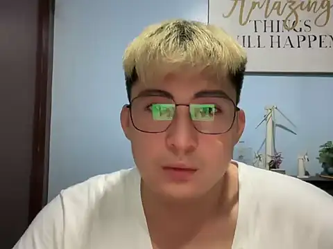 Snapshot of lovely_jay chatting on 7, 5, 2026 lovely jay online show from 7, 5, 2026