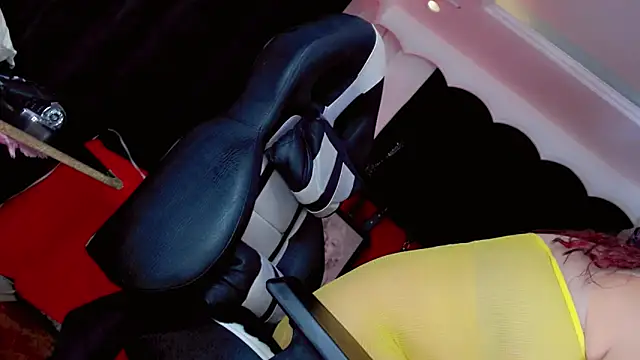 Snapshot of Yareth_Rouss_ chatting on 1, 3, 2026 Yareth Rouss online show from 1, 3, 2026