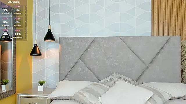 Snapshot of Jade_Whisper chatting on 22, 10, 2025 Jade Whisper online show from 22, 10, 2025