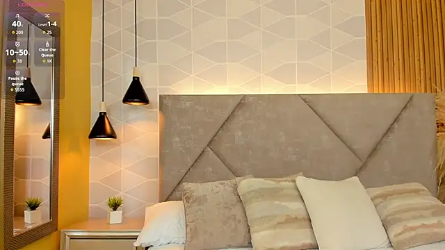 Snapshot of Jade_Whisper chatting on 8, 11, 2025 Jade Whisper online show from 8, 11, 2025