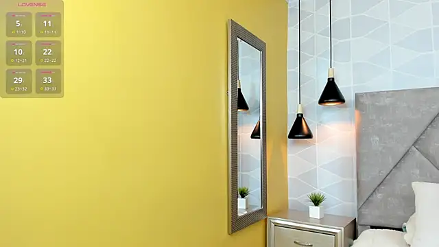 Snapshot of Jade_Whisper chatting on 4, 12, 2025 Jade Whisper online show from 4, 12, 2025