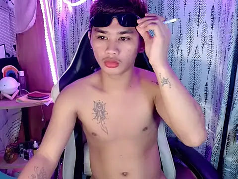 Snapshot of asianhardcock25 chatting on 26, 10, 2025 asianhardcock25 online show from 26, 10, 2025