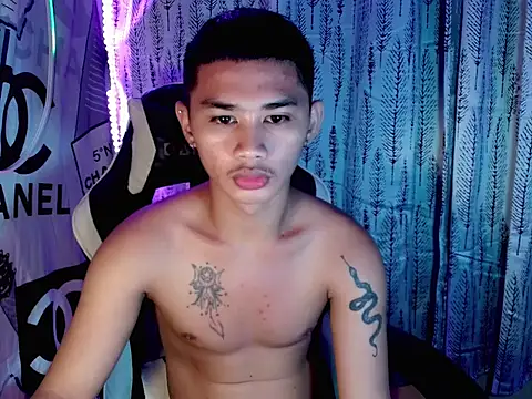 Snapshot of asianhardcock25 chatting on 21, 11, 2025 asianhardcock25 online show from 21, 11, 2025