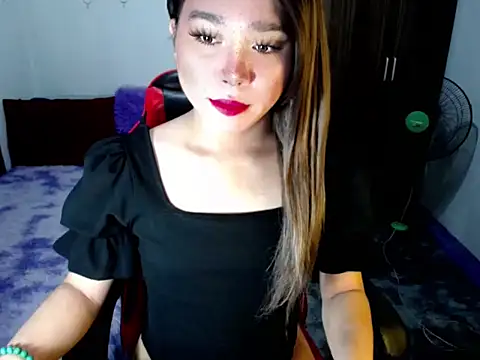 Urassiansweetcummer online show from 15, 11, 2025