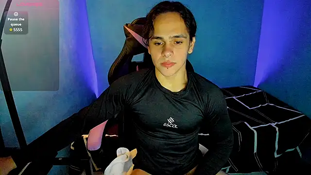 Snapshot of Maximiliano_scoott__ chatting on 12, 9, 2025 Maximiliano scoott   online show from 12, 9, 2025