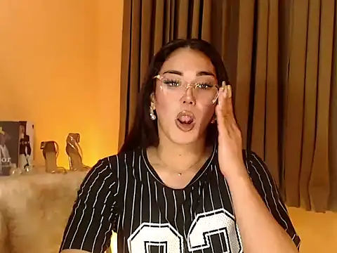 Snapshot of magnificent_kitana chatting on 15, 9, 2025 magnificent kitana online show from 15, 9, 2025