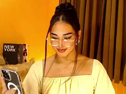 Snapshot of magnificent_kitana chatting on 11, 10, 2025 magnificent kitana online show from 11, 10, 2025