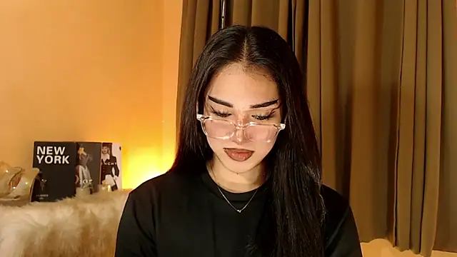 Snapshot of magnificent_kitana chatting on 13, 10, 2025 magnificent kitana online show from 13, 10, 2025