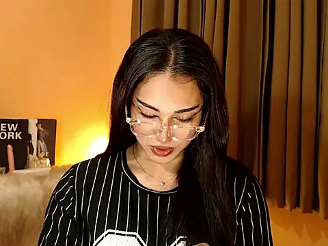 Snapshot of magnificent_kitana chatting on 10, 11, 2025 magnificent kitana online show from 10, 11, 2025