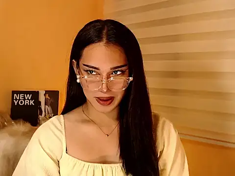 Snapshot of magnificent_kitana chatting on 14, 11, 2025 magnificent kitana online show from 14, 11, 2025