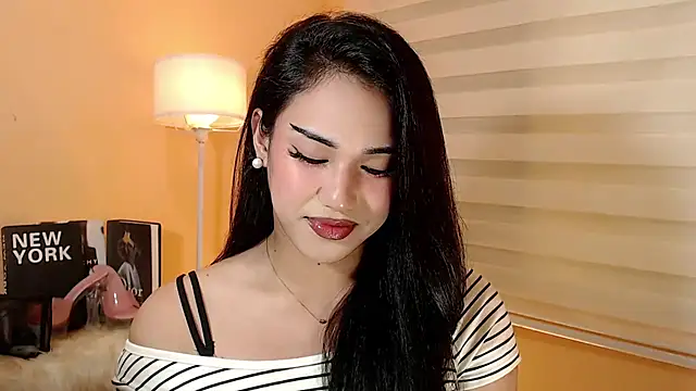 Snapshot of magnificent_kitana chatting on 2, 12, 2025 magnificent kitana online show from 2, 12, 2025