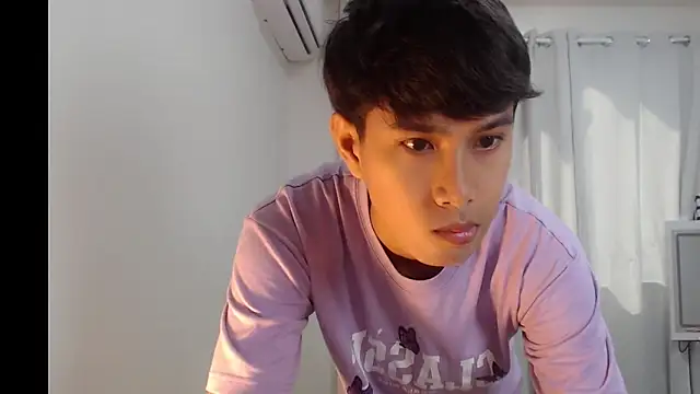 Snapshot of shokolet_2001 chatting on 4, 12, 2025 shokolet 2001 online show from 4, 12, 2025