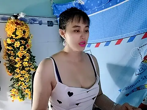 Snapshot of emgaixinhngoan chatting on 12, 9, 2025 emgaixinhngoan online show from 12, 9, 2025