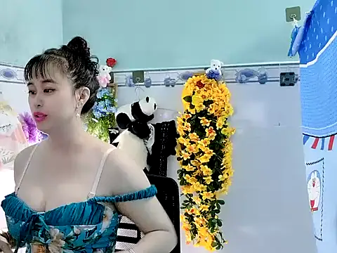 Snapshot of emgaixinhngoan chatting on 22, 9, 2025 emgaixinhngoan online show from 22, 9, 2025