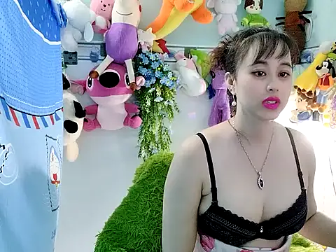 Snapshot of emgaixinhngoan chatting on 14, 10, 2025 emgaixinhngoan online show from 14, 10, 2025