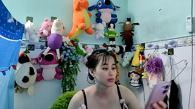 Snapshot of emgaixinhngoan chatting on 22, 10, 2025 emgaixinhngoan online show from 22, 10, 2025