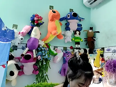 Snapshot of emgaixinhngoan chatting on 27, 10, 2025 emgaixinhngoan online show from 27, 10, 2025