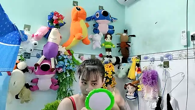 Snapshot of emgaixinhngoan chatting on 28, 10, 2025 emgaixinhngoan online show from 28, 10, 2025