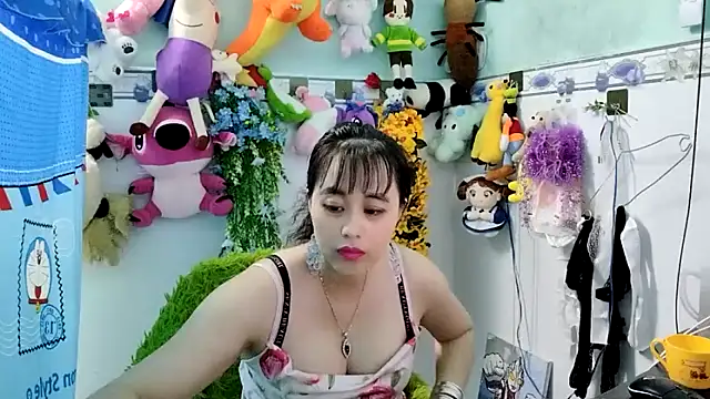 Snapshot of emgaixinhngoan chatting on 30, 10, 2025 emgaixinhngoan online show from 30, 10, 2025