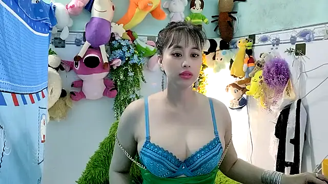 Snapshot of emgaixinhngoan chatting on 7, 11, 2025 emgaixinhngoan online show from 7, 11, 2025