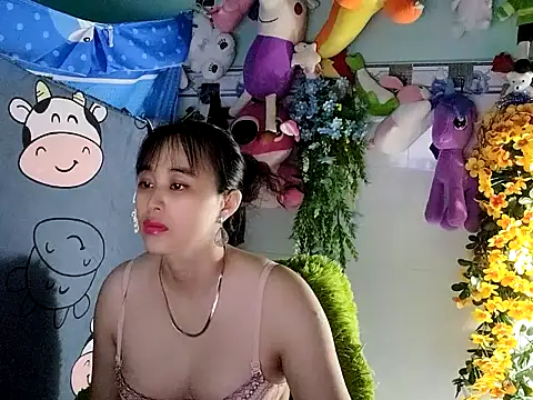 Snapshot of emgaixinhngoan chatting on 17, 11, 2025 emgaixinhngoan online show from 17, 11, 2025