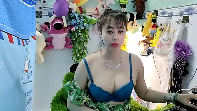 Snapshot of emgaixinhngoan chatting on 21, 11, 2025 emgaixinhngoan online show from 21, 11, 2025