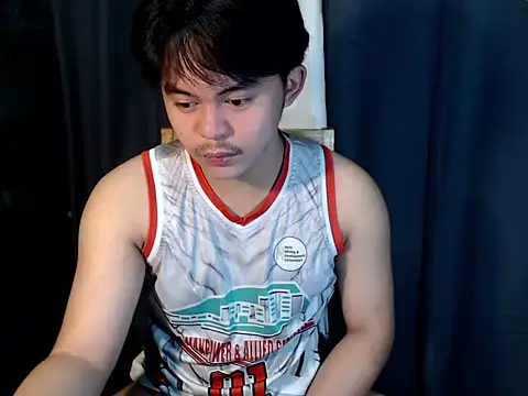 Snapshot of urguy_toshi chatting on 6, 11, 2025 urguy toshi online show from 6, 11, 2025