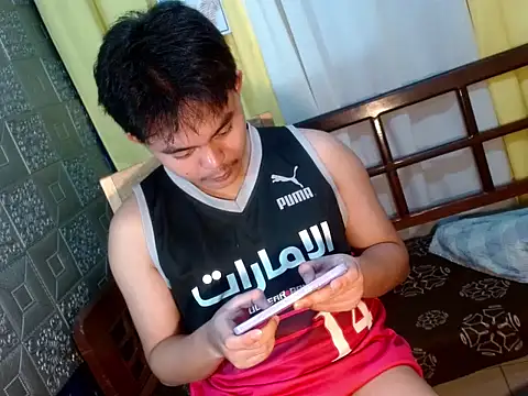 Snapshot of urguy_toshi chatting on 19, 11, 2025 urguy toshi online show from 19, 11, 2025