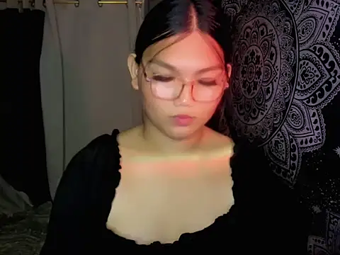 Snapshot of Lou_heart chatting on 28, 5, 2026 Lou heart online show from 28, 5, 2026