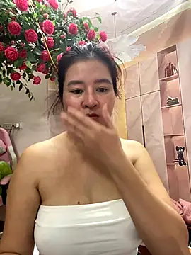 Snapshot of Bollozzy_89 chatting on 25, 10, 2025 Bollozzy 89 online show from 25, 10, 2025