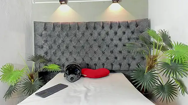 Snapshot of ALAN_REDINGER chatting on 4, 12, 2025 ALAN REDINGER online show from 4, 12, 2025