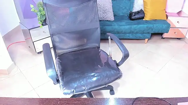 Dantzel  online show from 18, 12, 2025