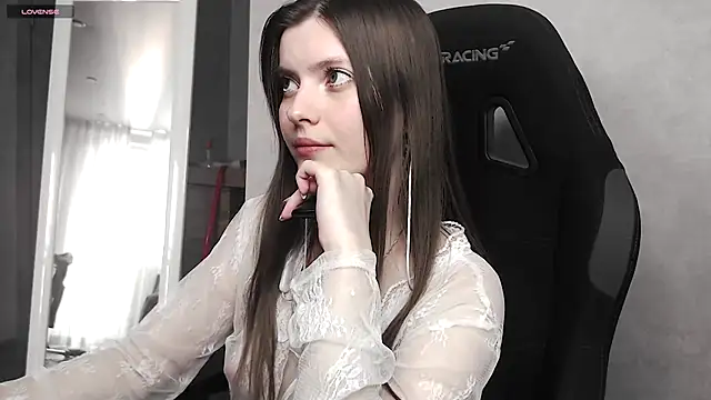 cute elfy  online show from 3, 10, 2025