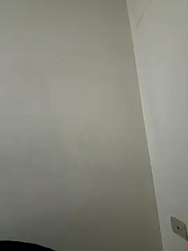 MiaLune Pink online show from 10, 10, 2025