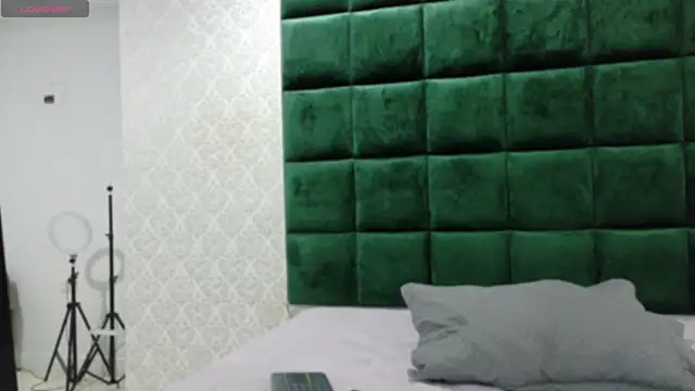 BeccaReedd online show from 4, 10, 2025