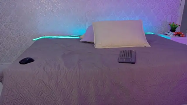 BeccaReedd online show from 23, 11, 2025