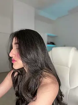 julieta jhonss online show from 18, 6, 2026