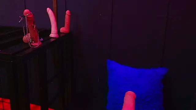 Snapshot of Meghan_storm chatting on 13, 11, 2025 Meghan storm online show from 13, 11, 2025