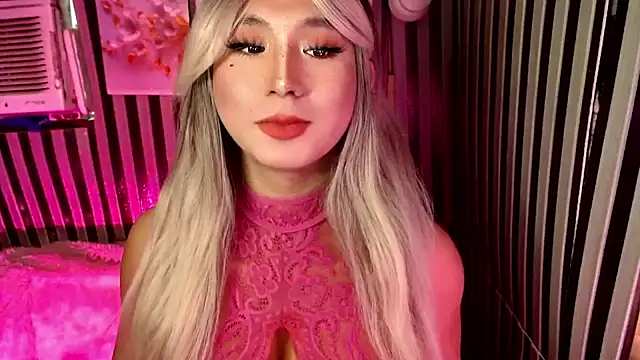 UrhotlucyTS online show from 21, 3, 2026